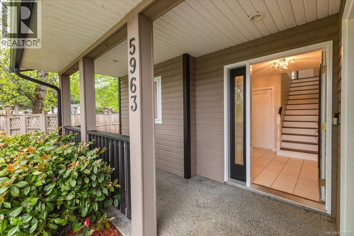 5963 Cathedral Cres - 8