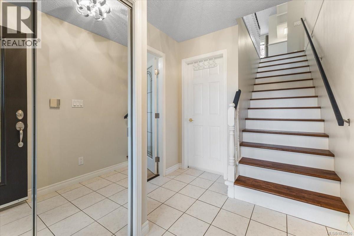 5963 Cathedral Cres - 9