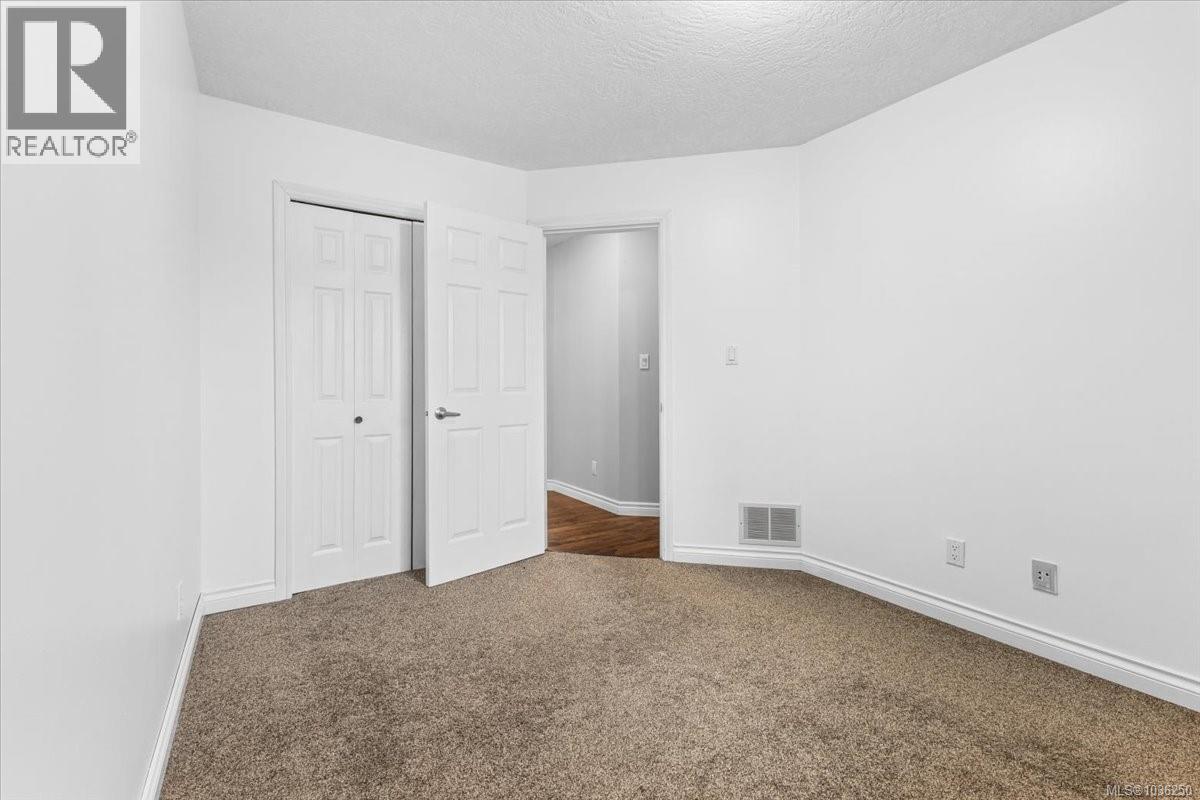 5963 Cathedral Cres - 22