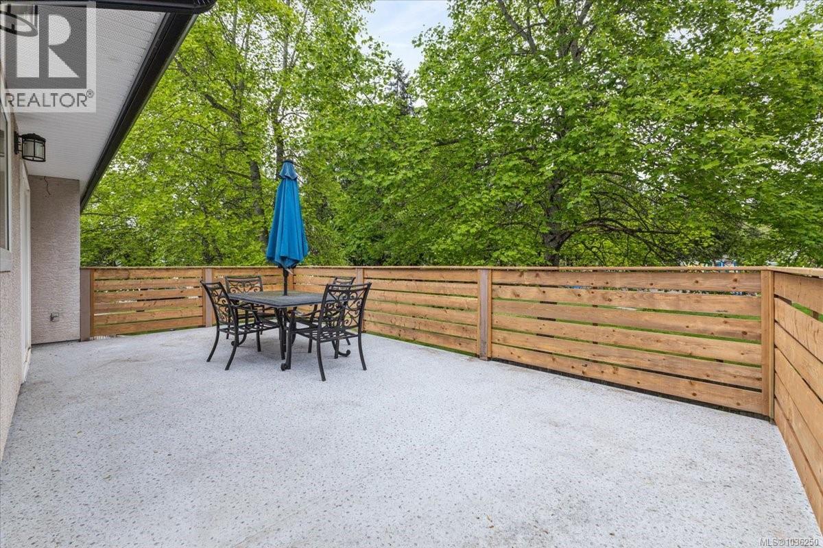 5963 Cathedral Cres - 35