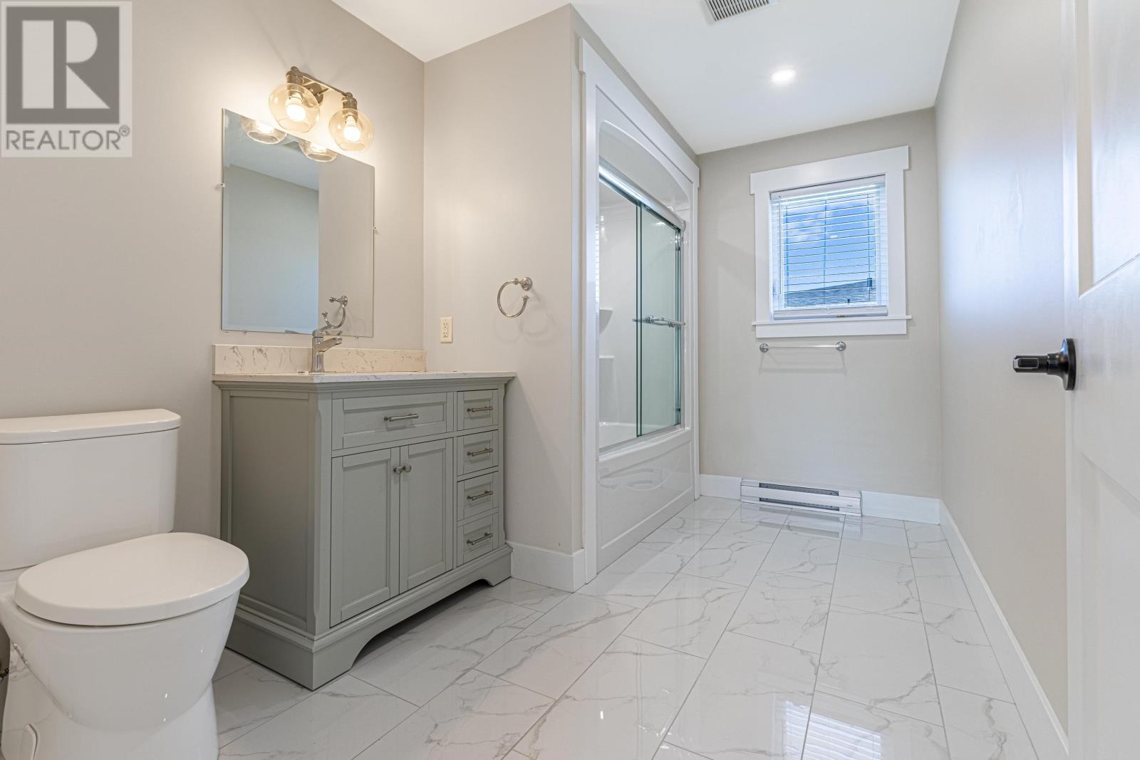 15 BALDERSTON Court - 24