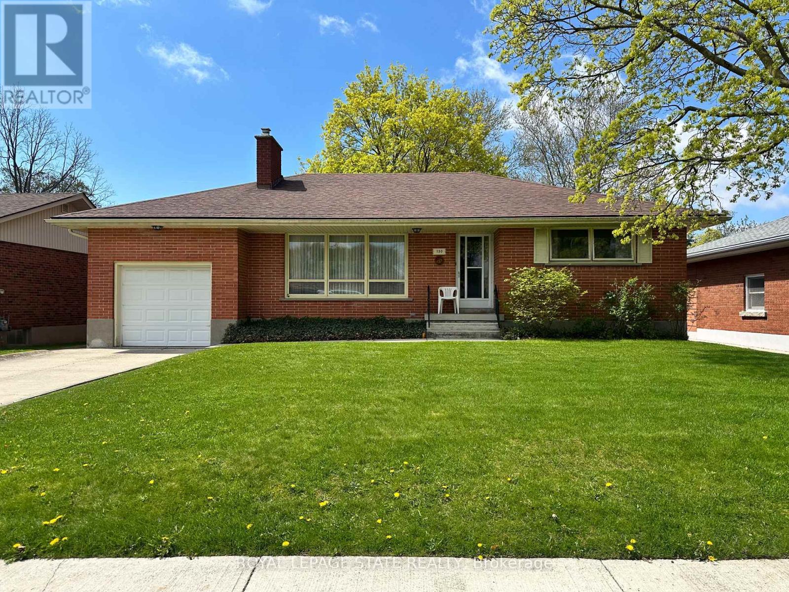130 GARDINER AVENUE E - 2