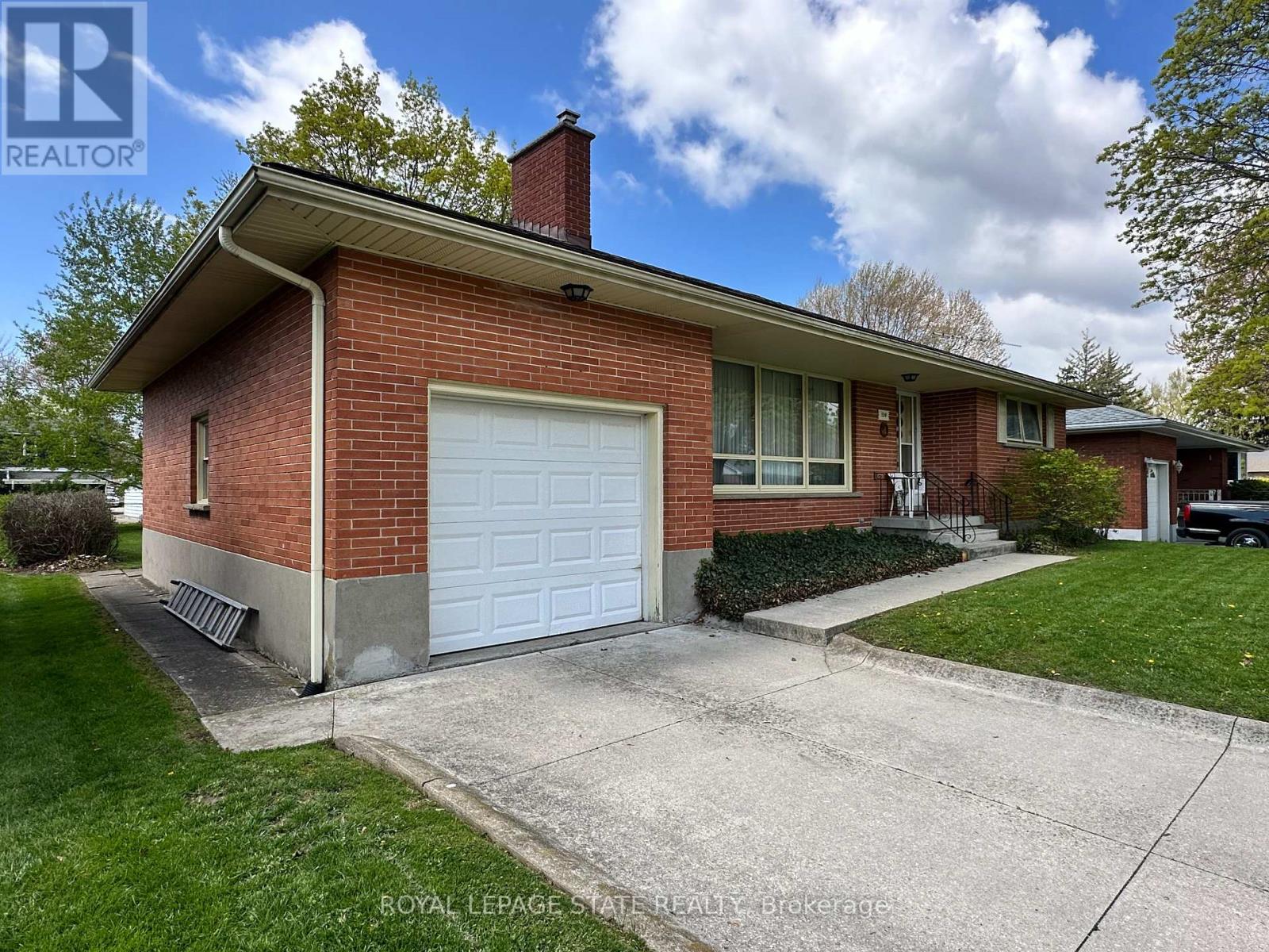 130 GARDINER AVENUE E - 5