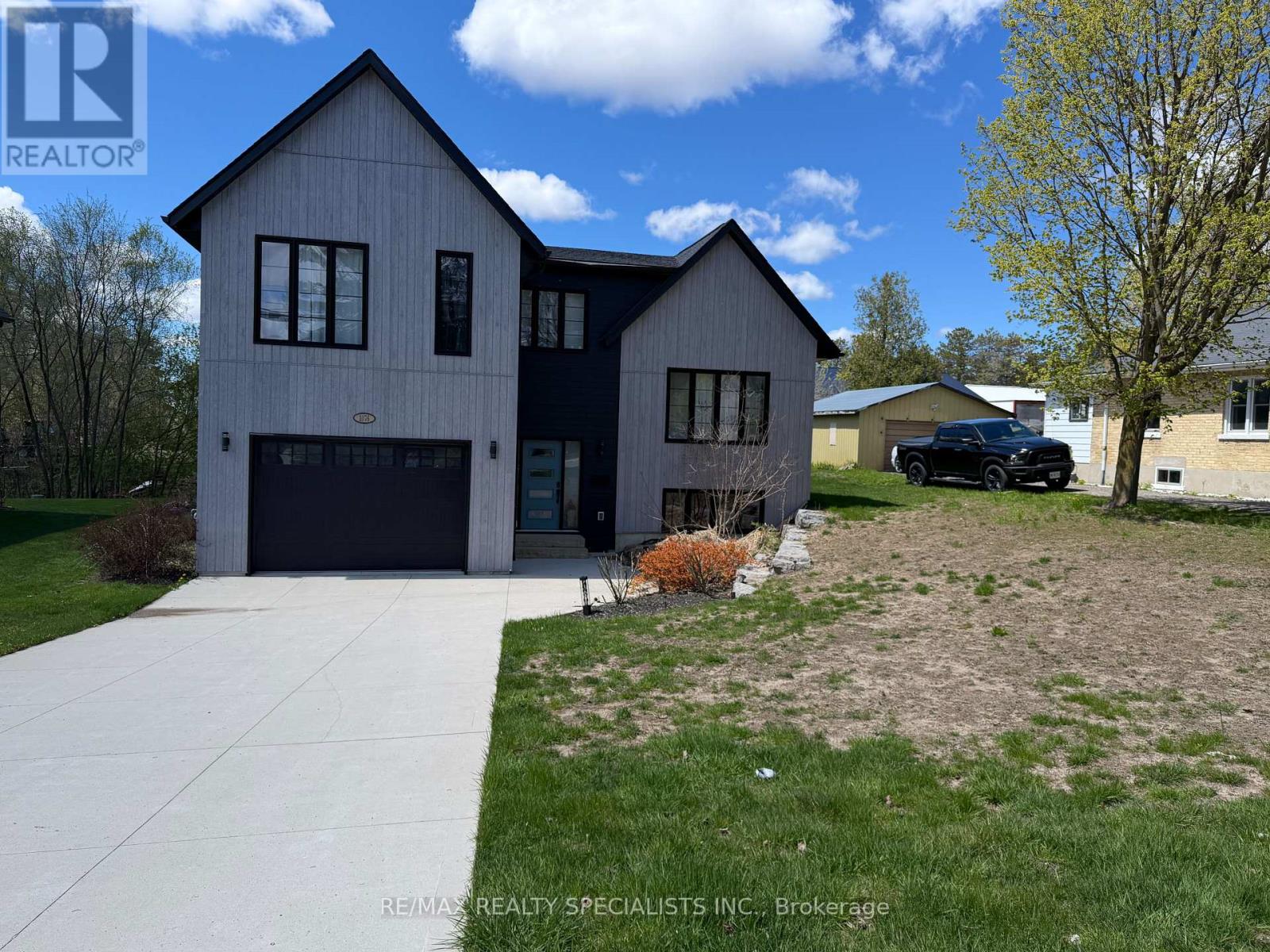 1076 7TH AVENUE - 2