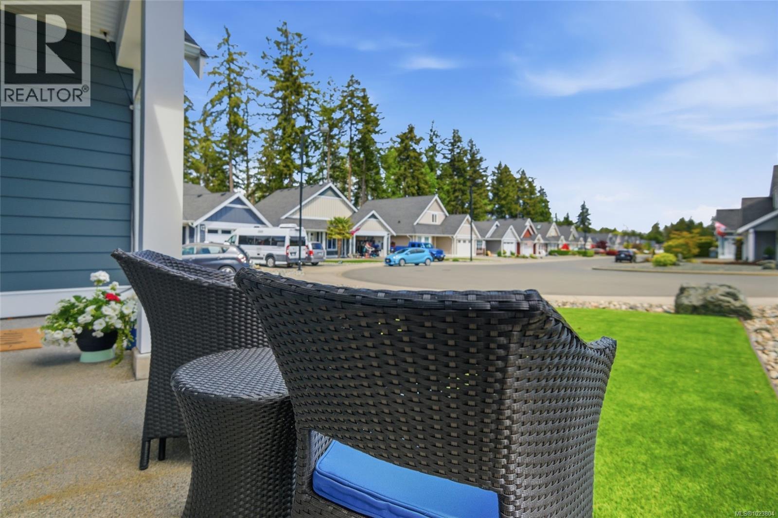 911 Parkside Cres - 36