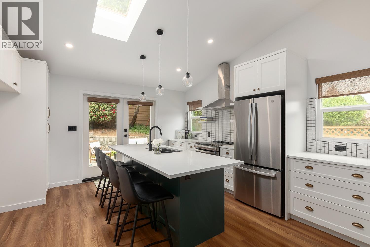 8029 WESTLAKE STREET — photo 3