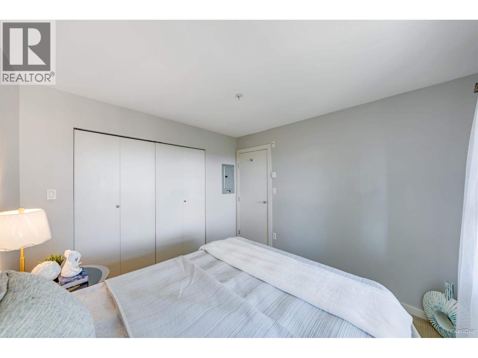 303 5889 IRMIN STREET — photo 3