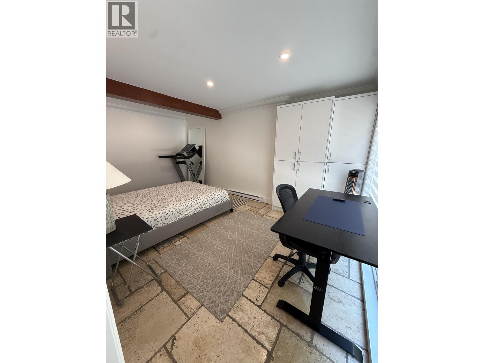 Garden level-285 RABBIT LANE