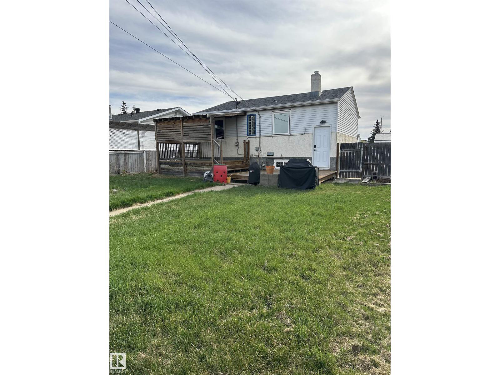 10536 162 ST NW, Edmonton