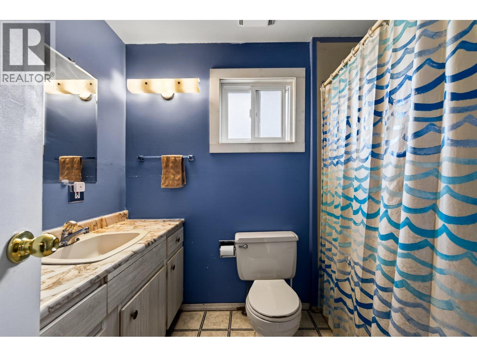 #3 1605 Summit Drive - 13