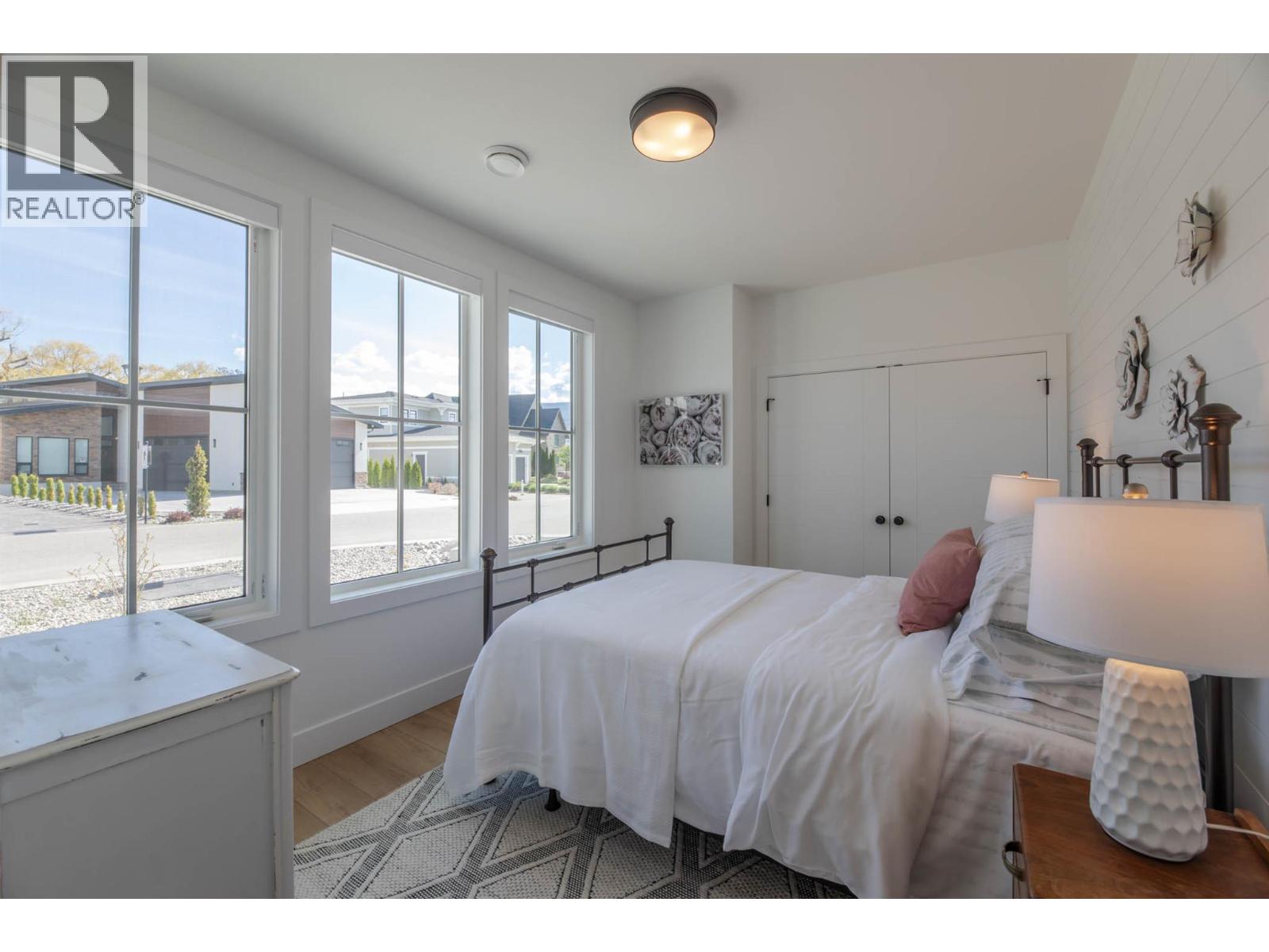 881 Lighhouse Landing, Summerland