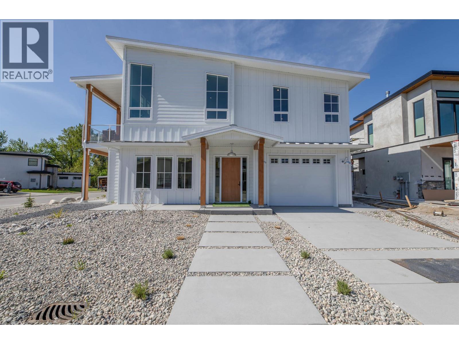 881 Lighhouse Landing, Summerland