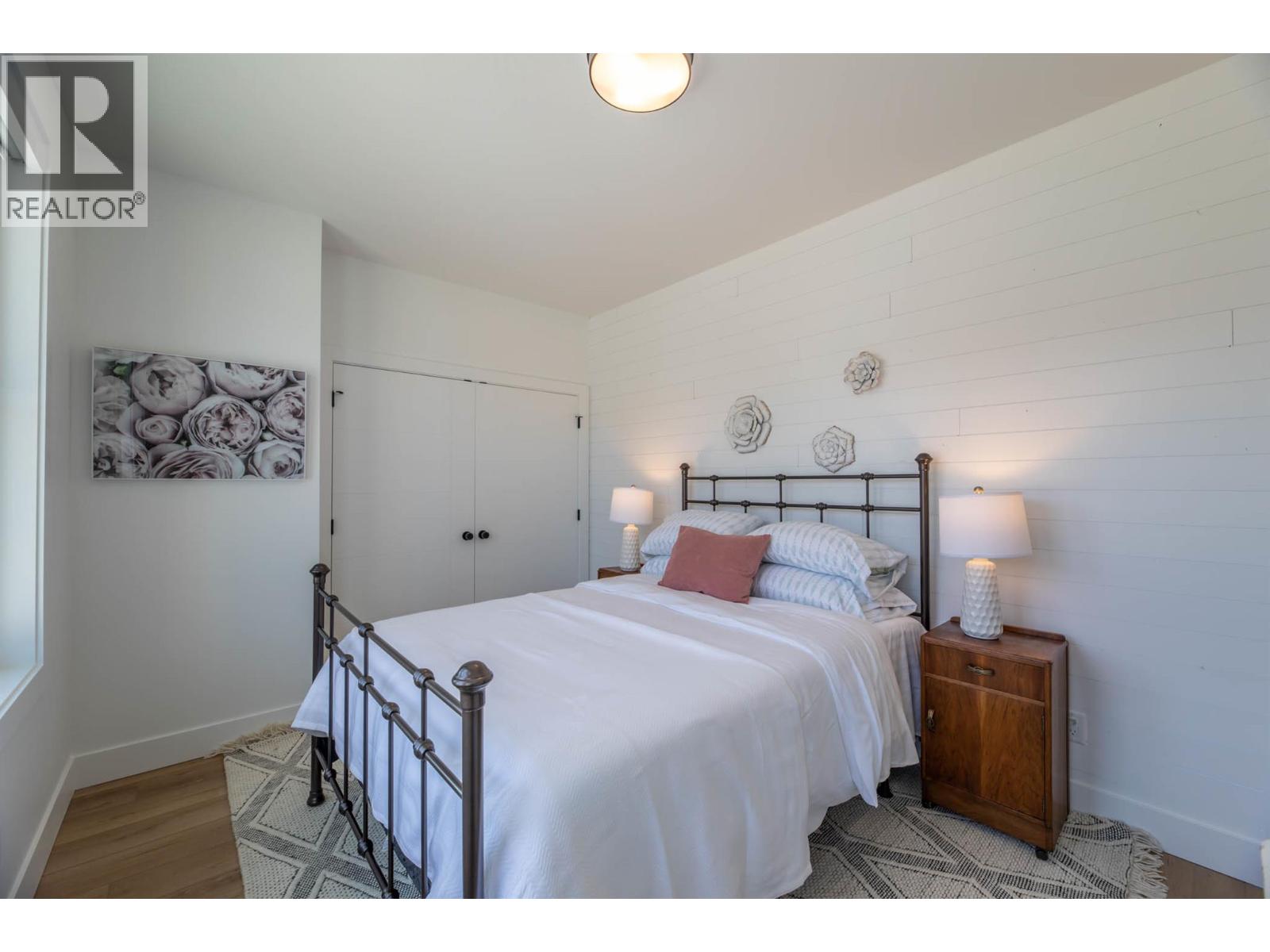 881 Lighhouse Landing, Summerland