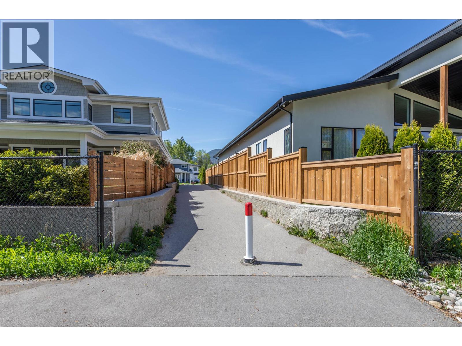 881 Lighhouse Landing, Summerland