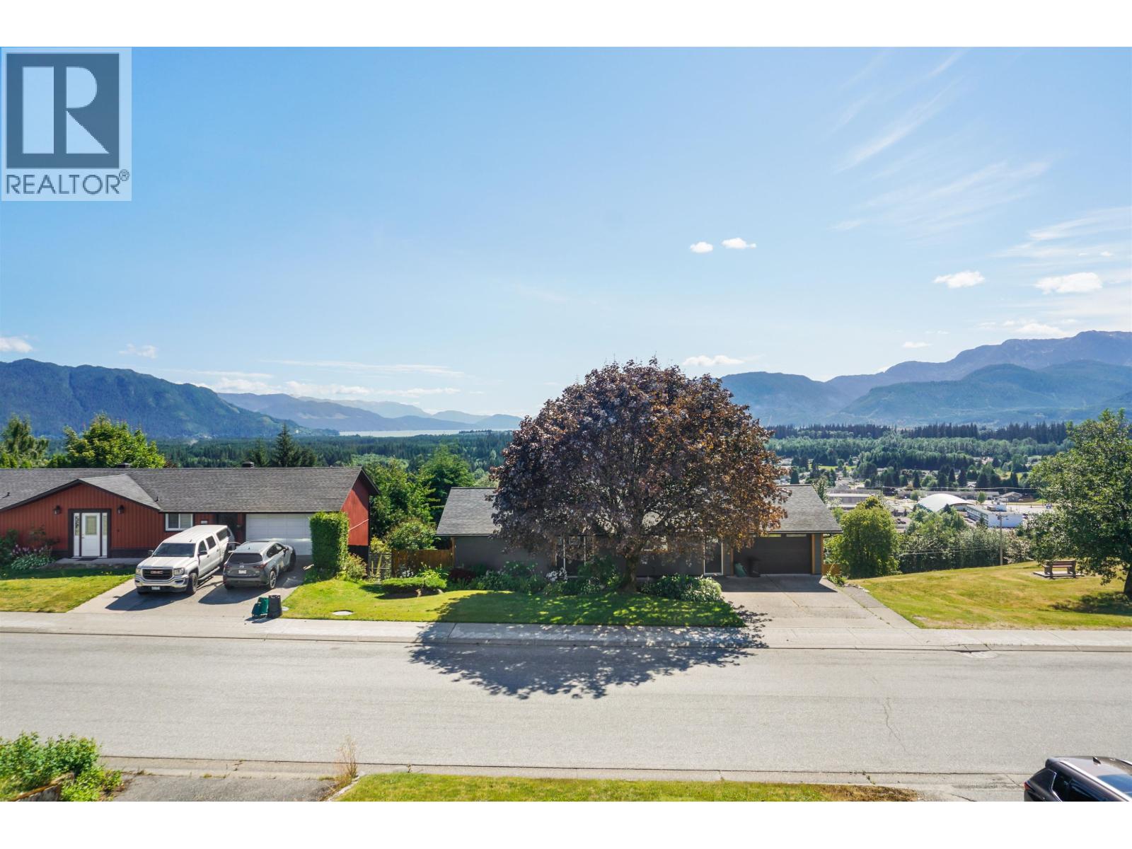 1316 ALBATROSS AVENUE - 28