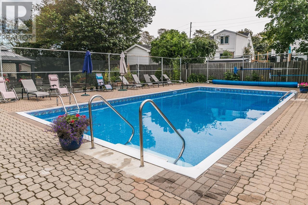 #205 5561 Heatherwood Court - 4
