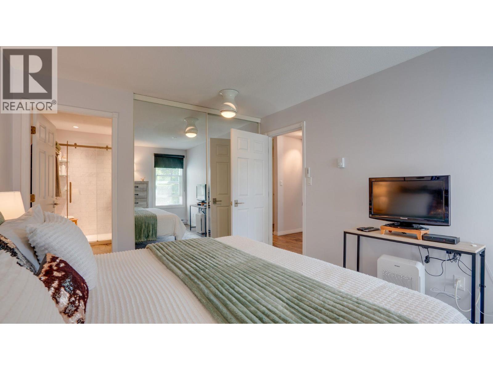 #222 575 Sutherland Avenue - 15