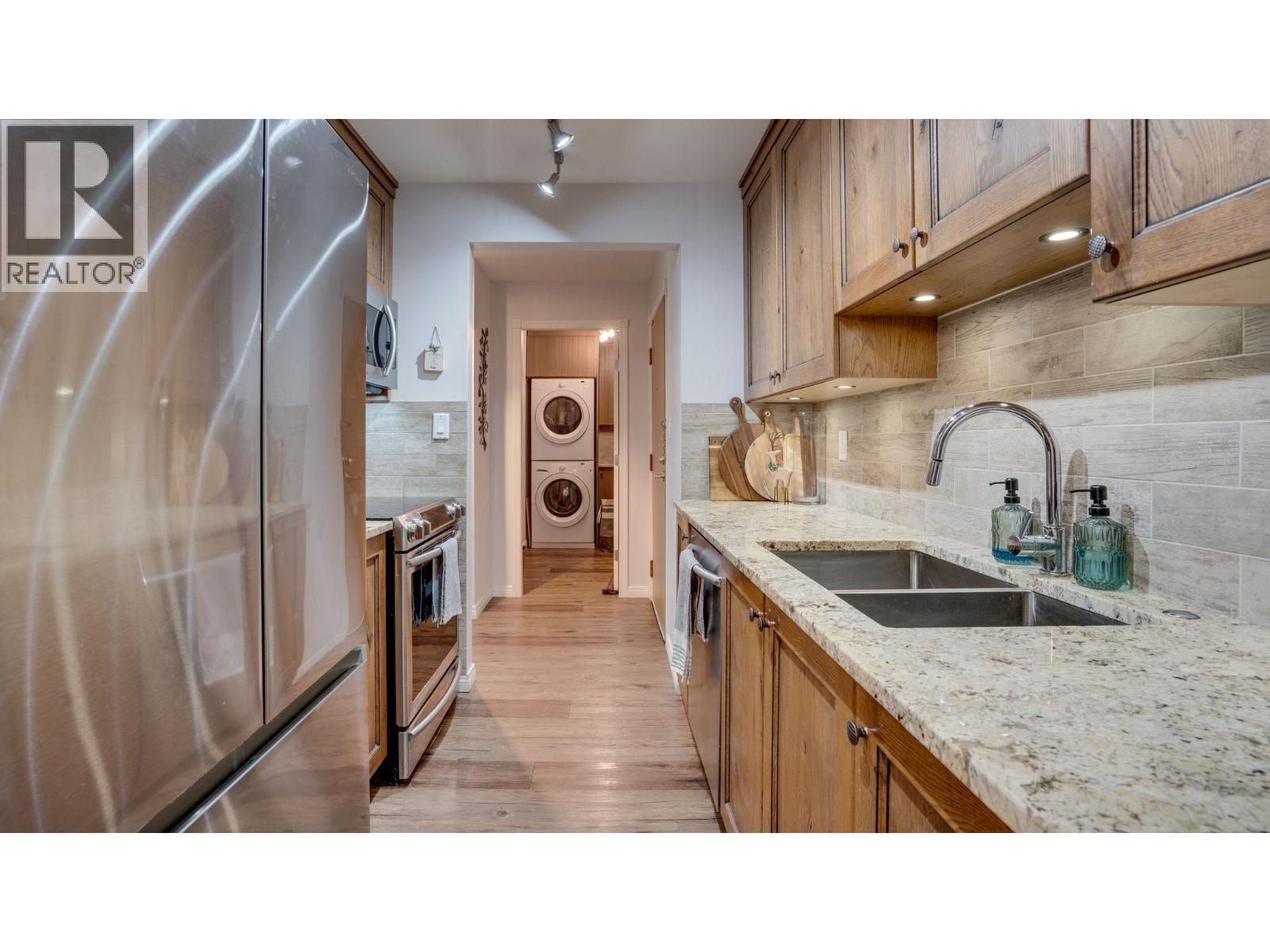 #222 575 Sutherland Avenue - 5