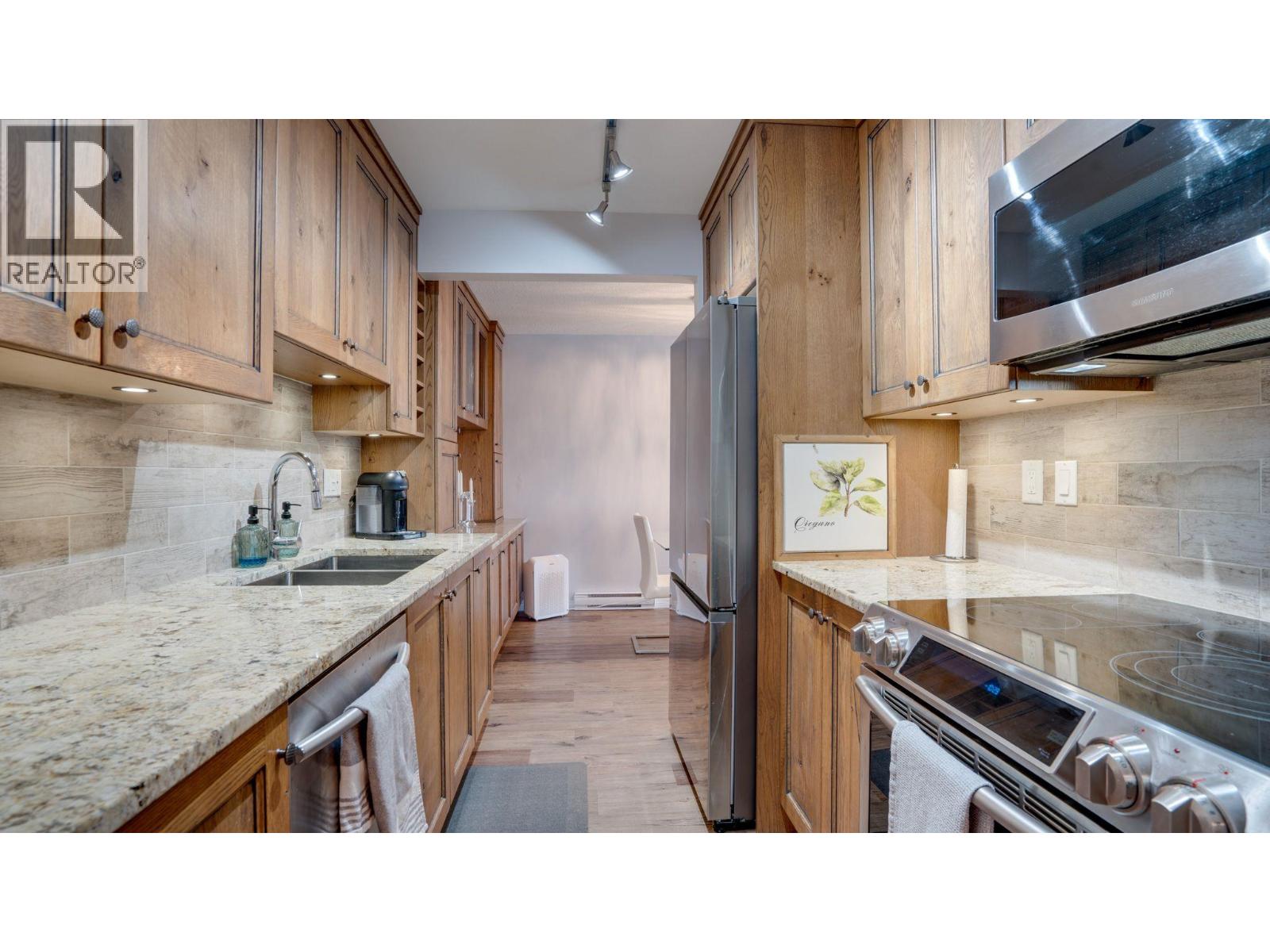 222 575 Sutherland Avenue - main photo