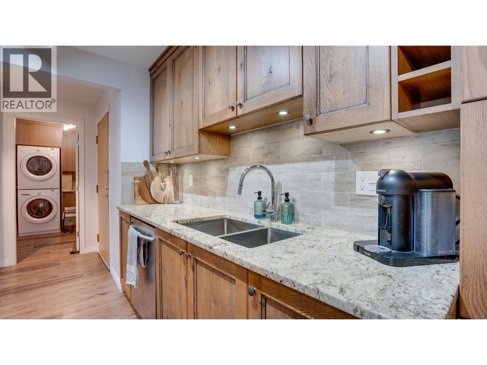 #222 575 Sutherland Avenue - 4