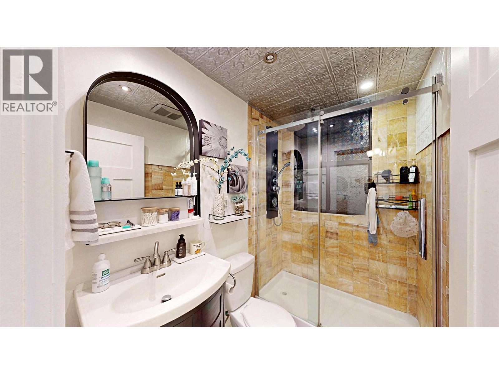 1 Bed, 1 Bath Apartment for Sale in Vancouver – 54 777 BURRARD STREET, Vancouver – MLS# R3121879 - Image 11