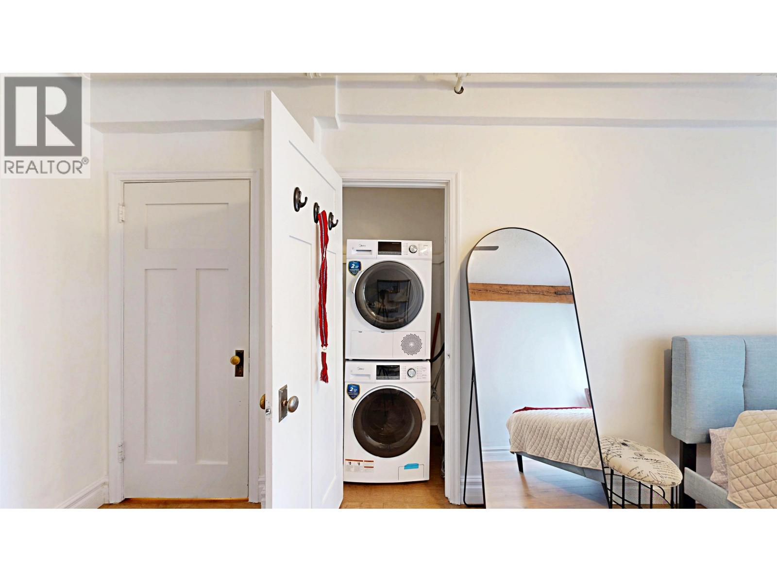 1 Bed, 1 Bath Apartment for Sale in Vancouver – 54 777 BURRARD STREET, Vancouver – MLS# R3121879 - Image 13