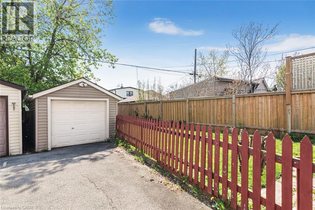 114 WEIR Street N, Hamilton, Ontario, L8H5E8 — Photo 19