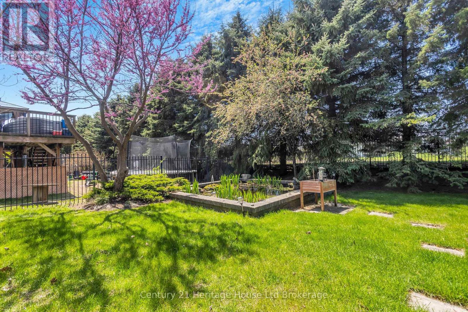 7 LYNDALE ROAD - 22