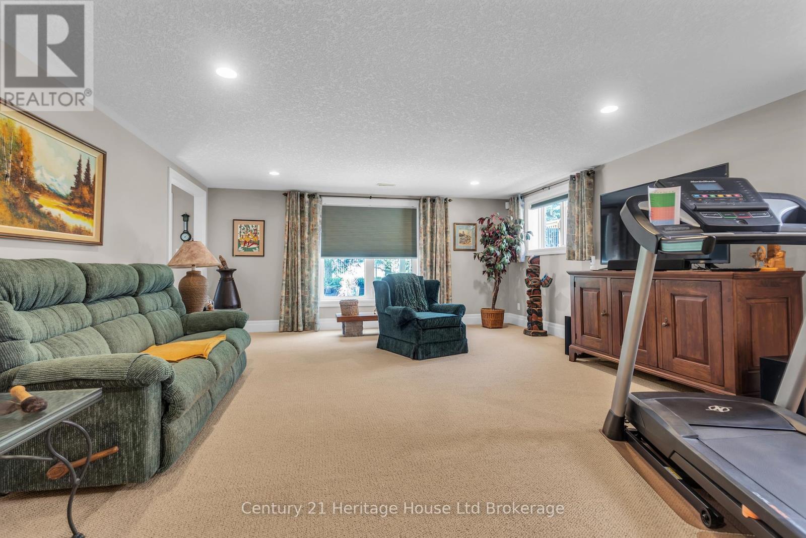7 LYNDALE ROAD - 20