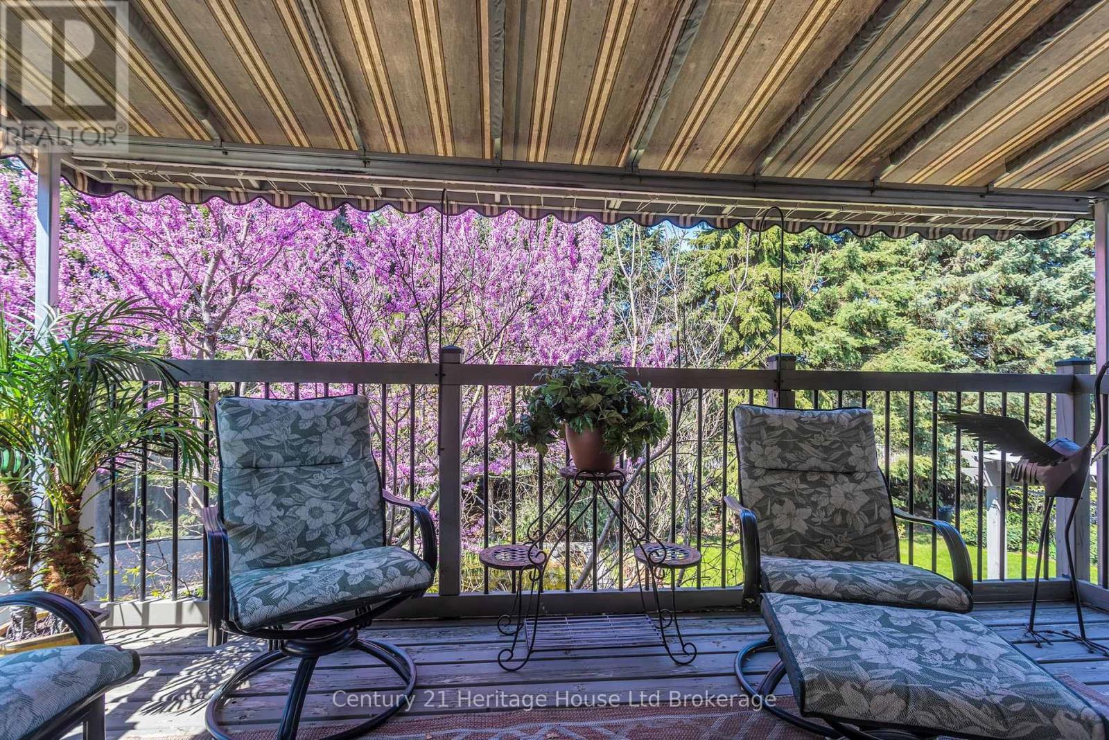 7 LYNDALE ROAD - 28