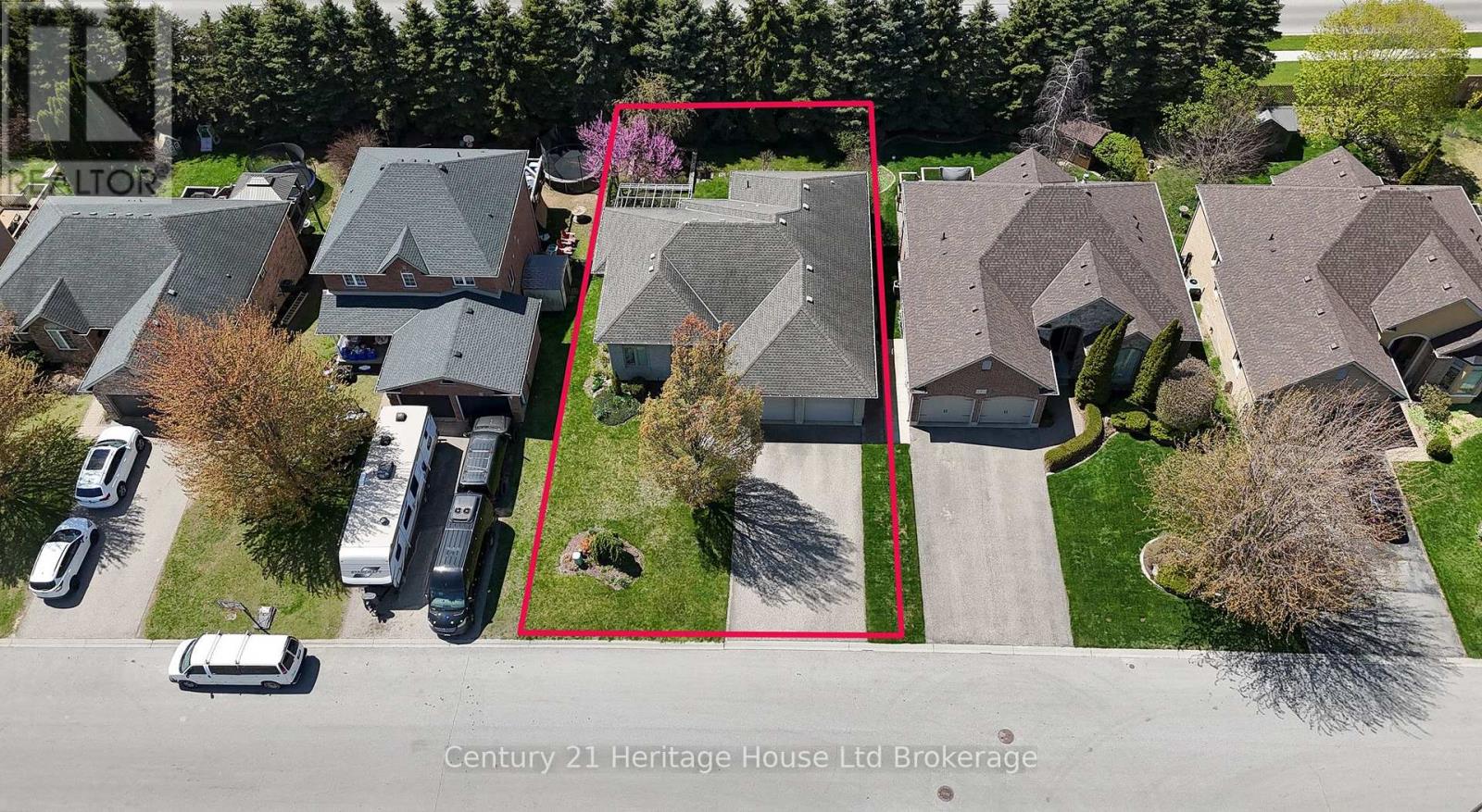 7 LYNDALE ROAD - 33