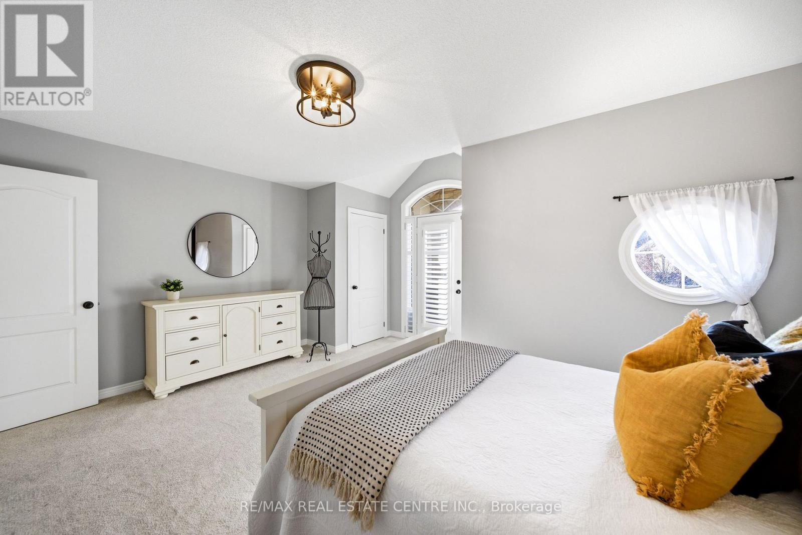 4670 BRACKNELL ROAD - 38