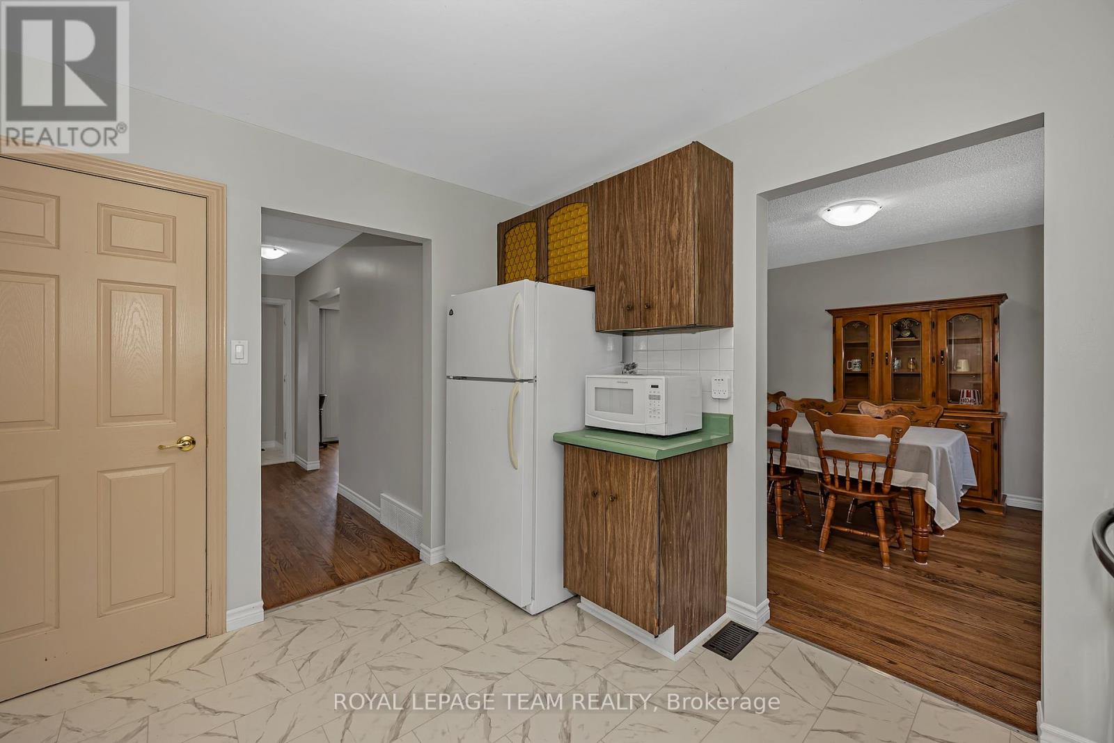 73 SOUTHPARK DRIVE - 13