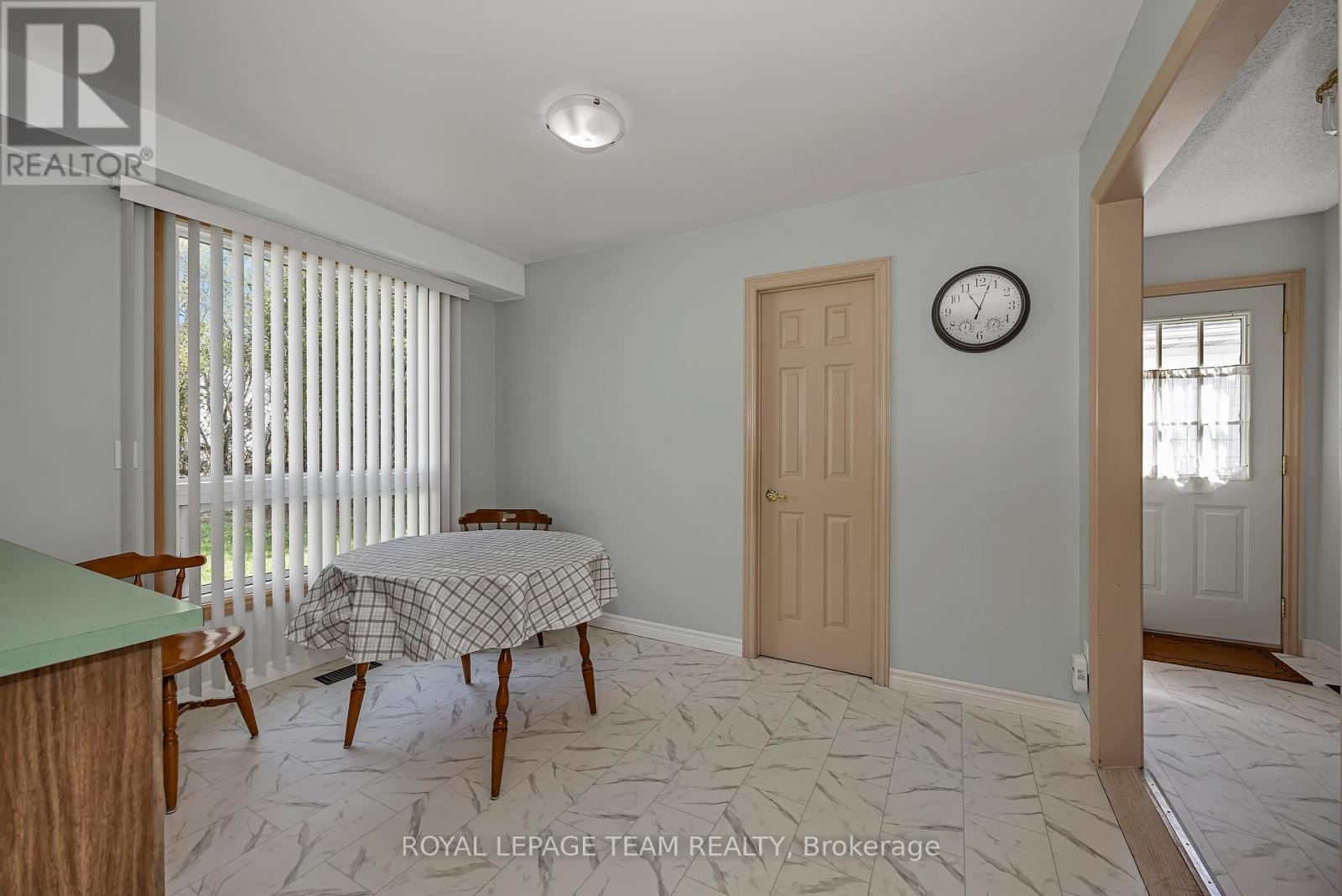 73 SOUTHPARK DRIVE - 15