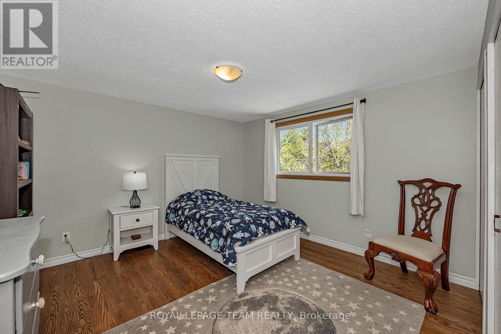 73 SOUTHPARK DRIVE - 31