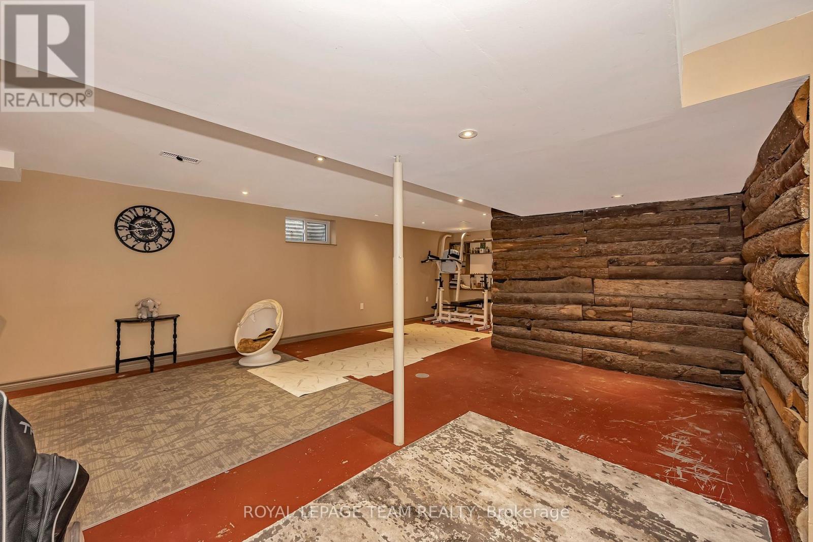73 SOUTHPARK DRIVE - 39