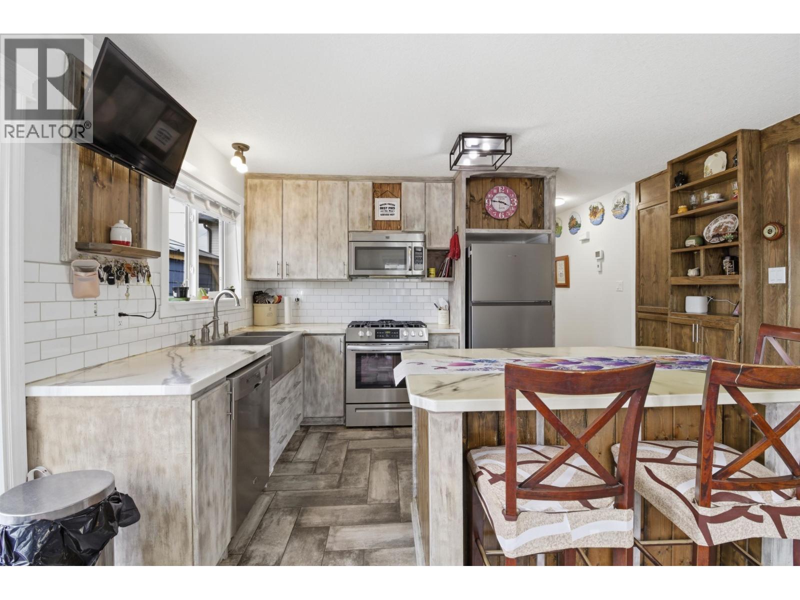 8604 78A STREET - 10
