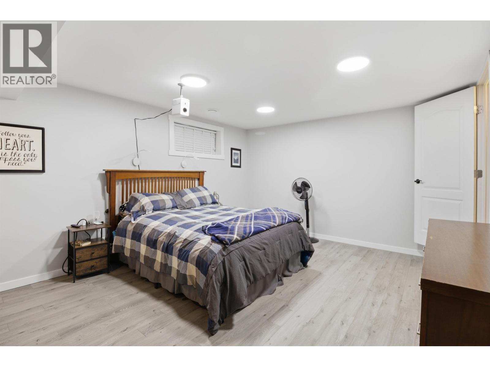 8604 78A STREET - 27