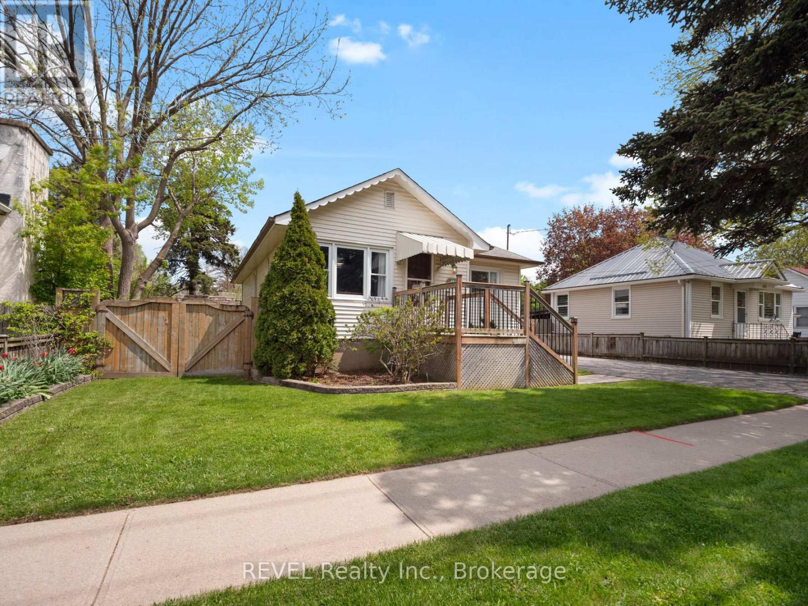 426 GENEVA STREET - 3