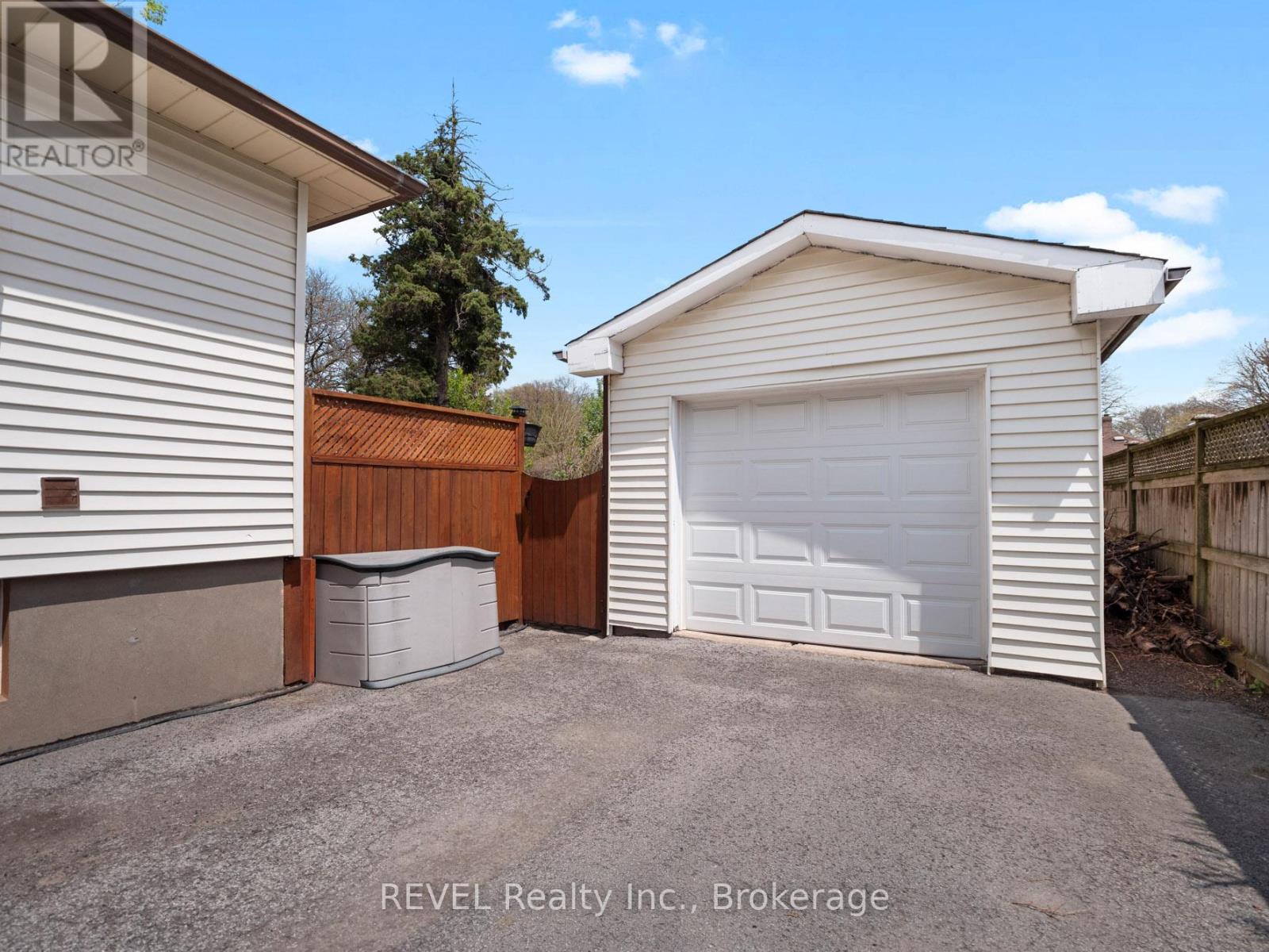 426 GENEVA STREET - 4