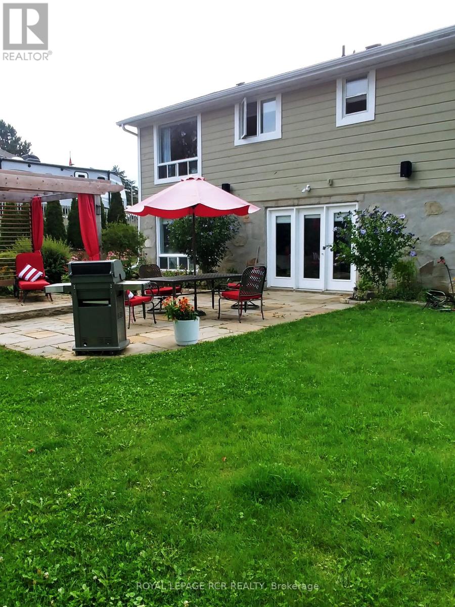 16 BARBOUR DRIVE - 32