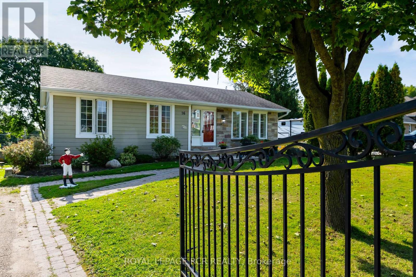 16 BARBOUR DRIVE - 47