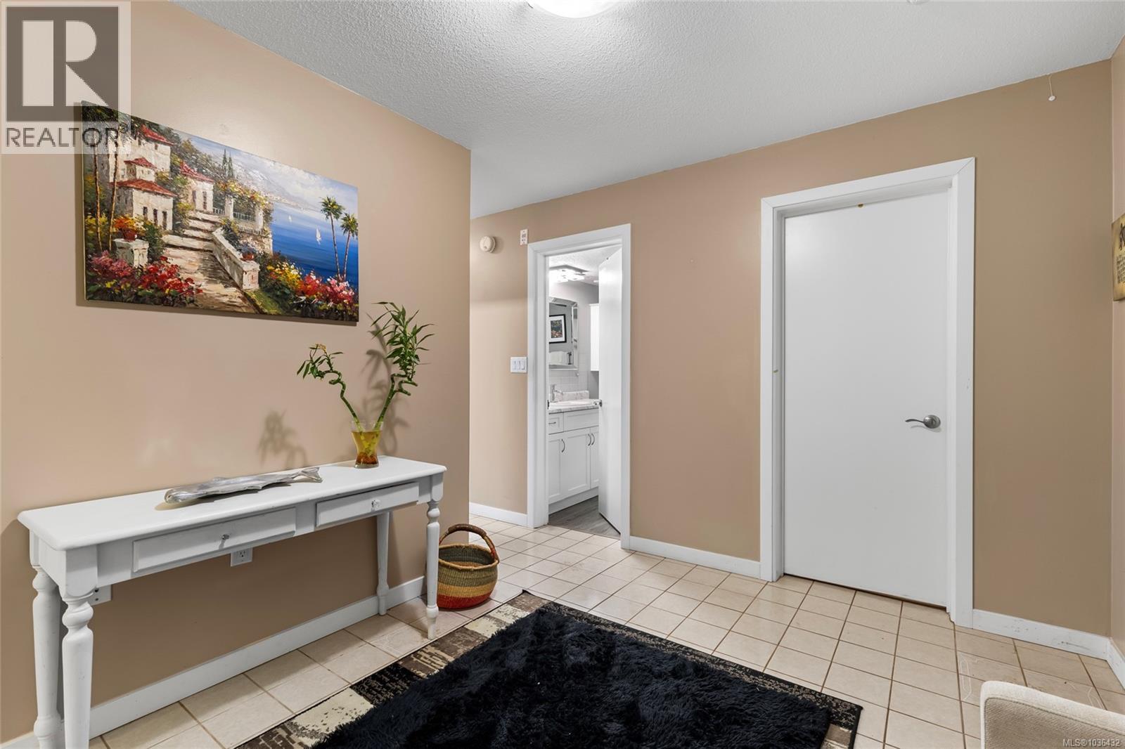 #103 1875 Lansdowne Rd - 4
