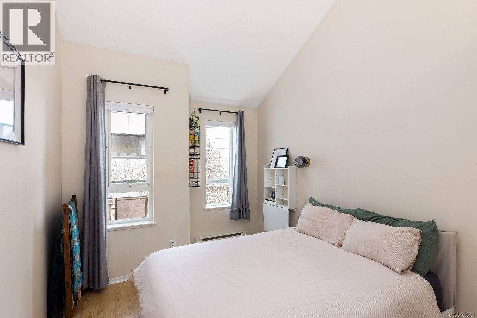 402 1015 Johnson Street, Victoria