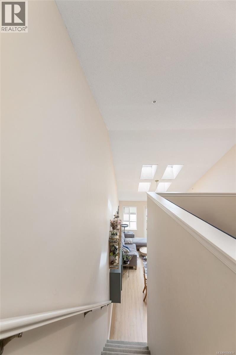402 1015 Johnson Street, Victoria