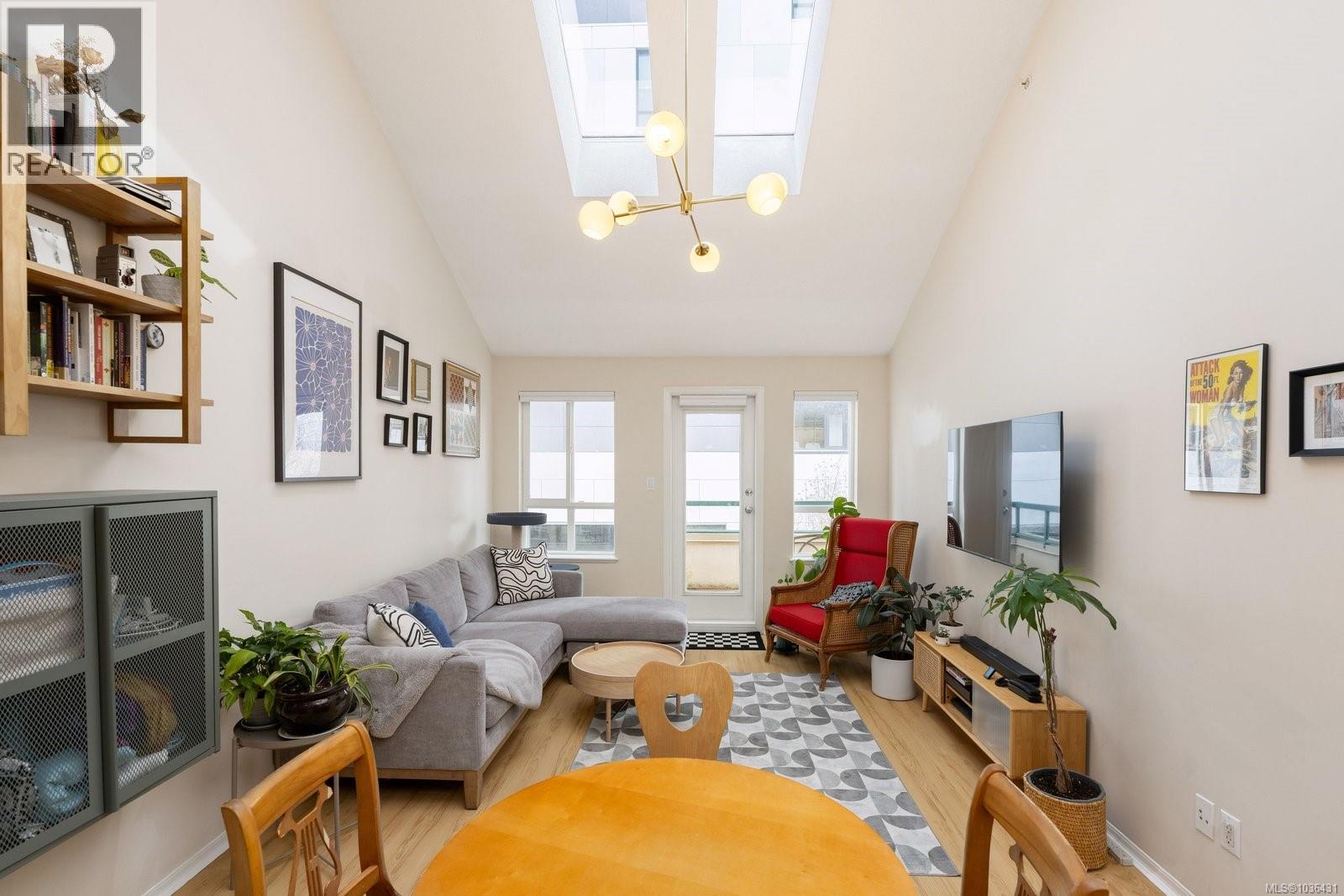 402 1015 Johnson Street, Victoria