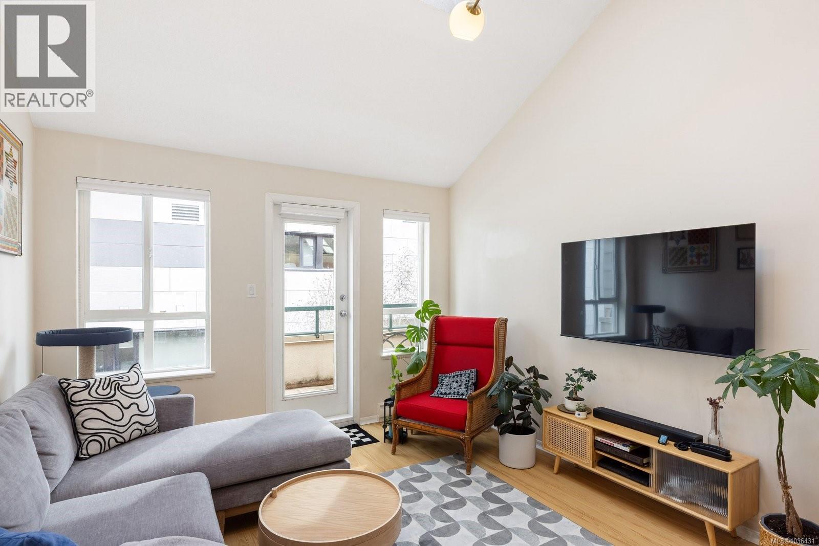402 1015 Johnson Street, Victoria