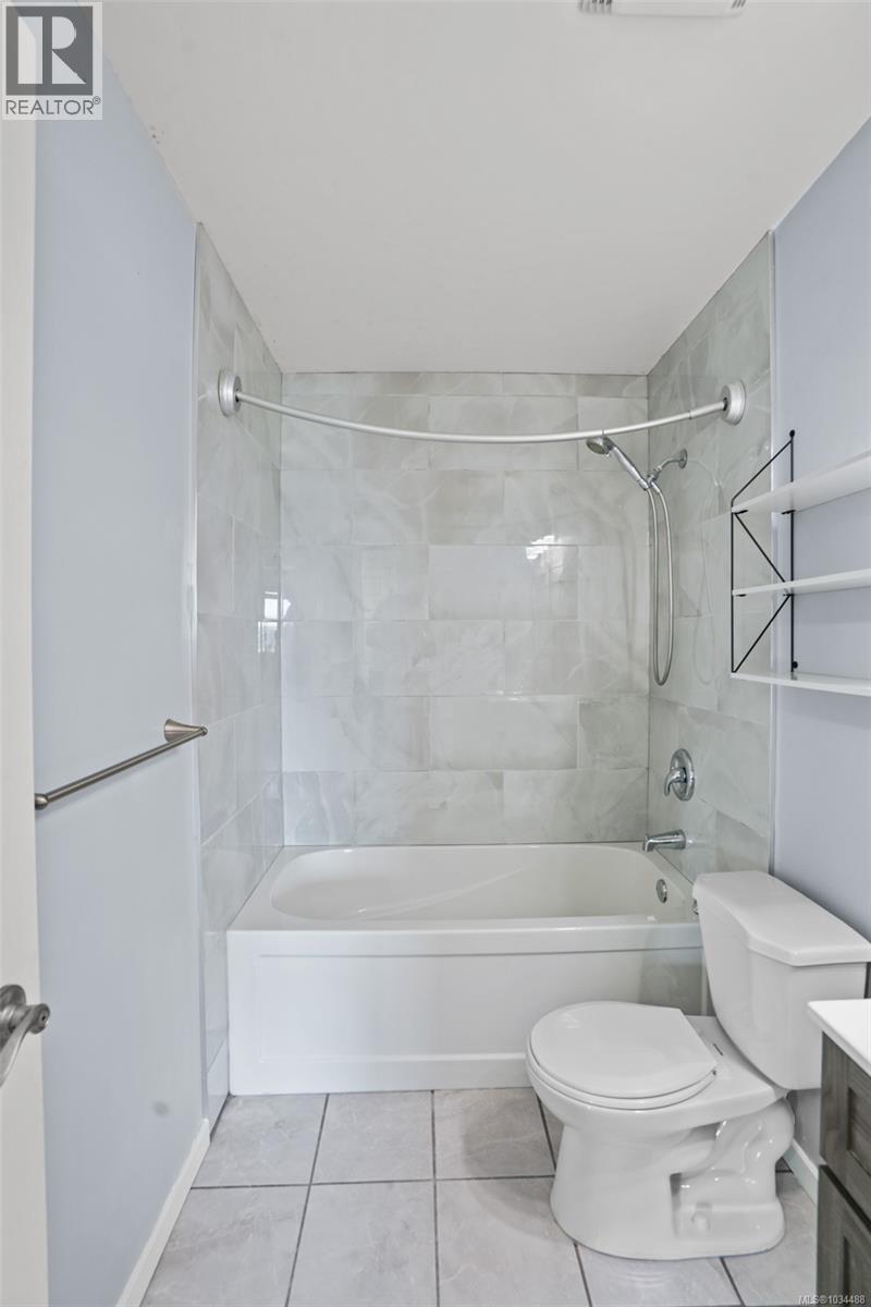 #408 649 Bay St - 14