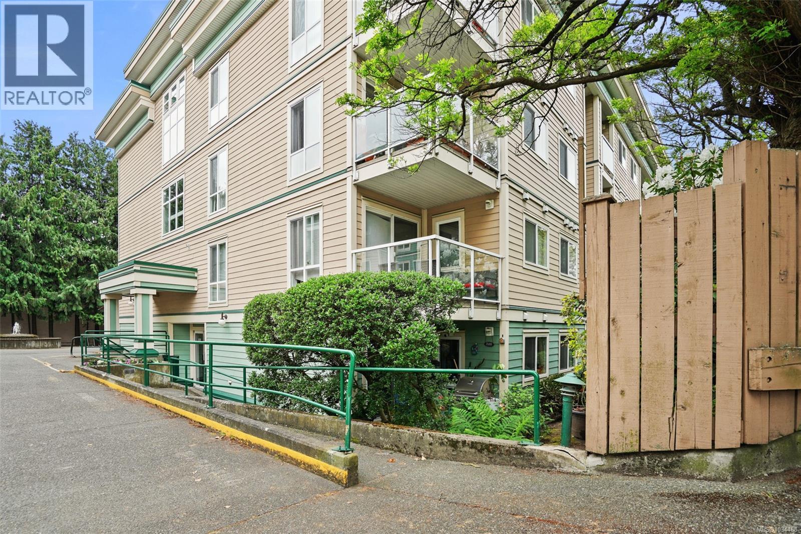 #408 649 Bay St - Image 2