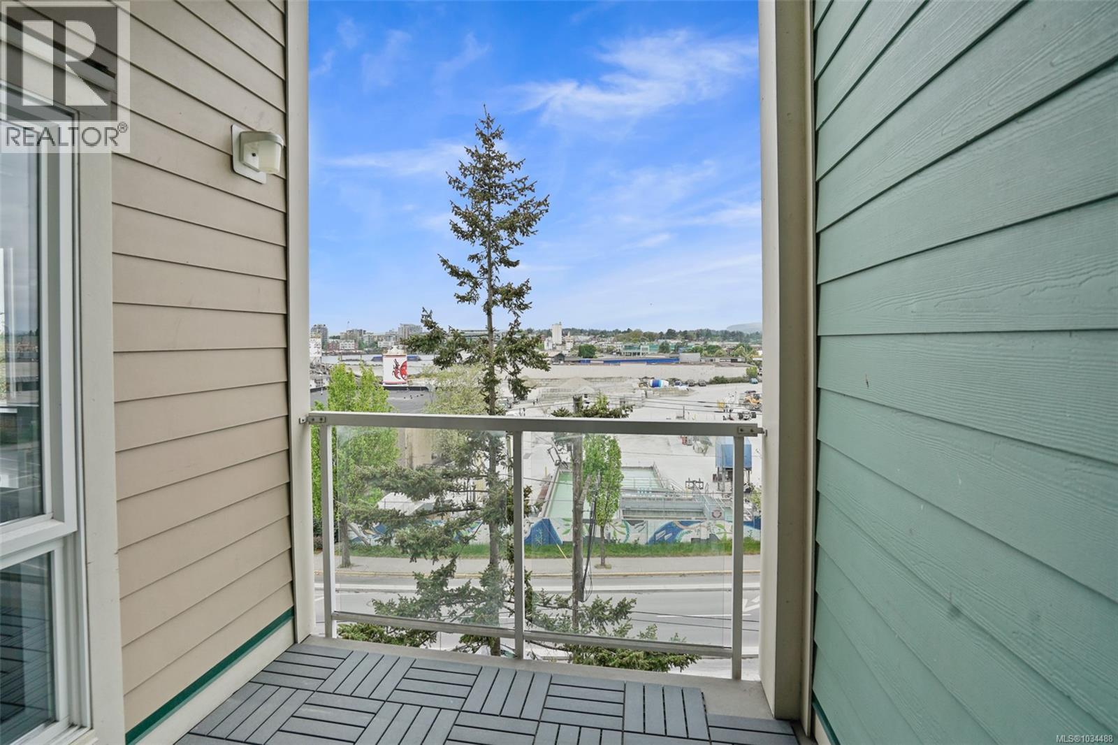 #408 649 Bay St - 22